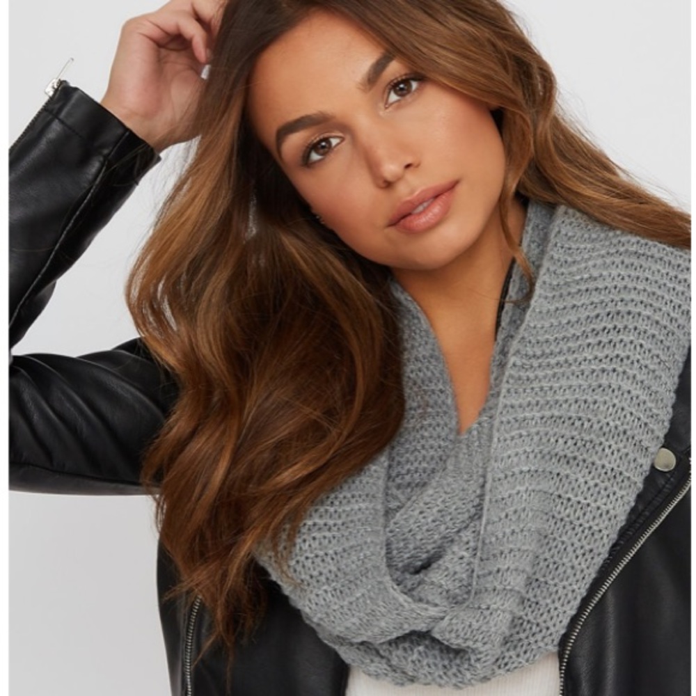 Knit Chocolate & Cream Infinity Scarf NWT - Picture 4 of 4
